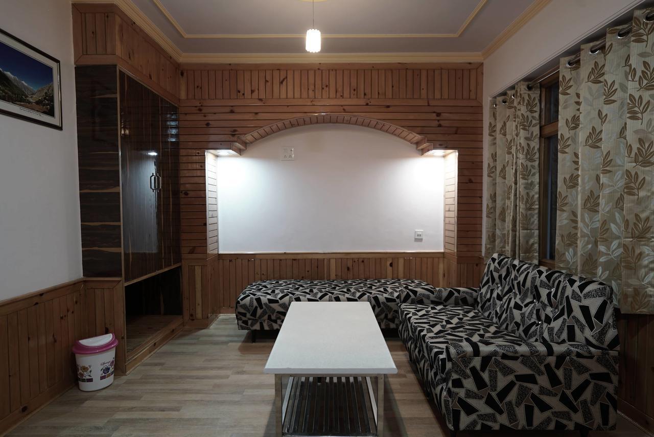 Sara Hotel Нарканда Екстериор снимка